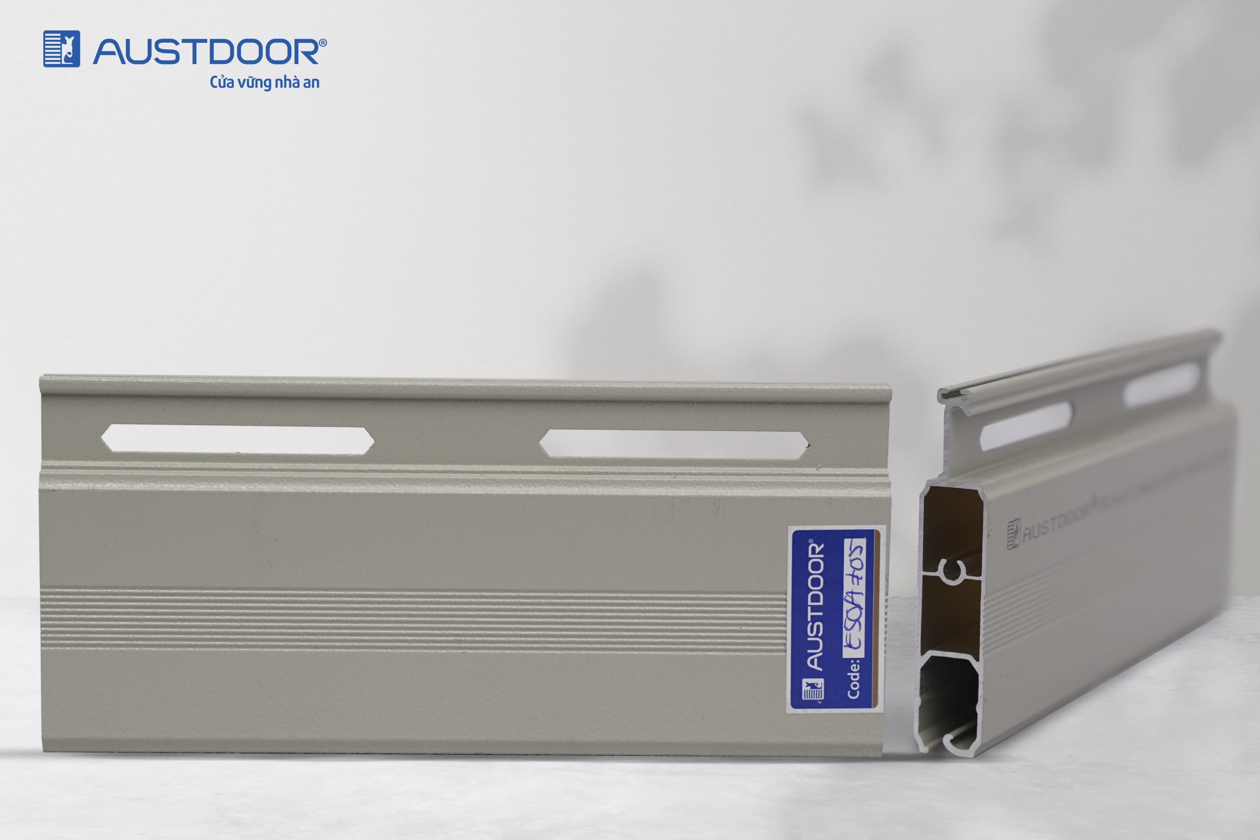 Empty room wall mockup psd Loft interior design