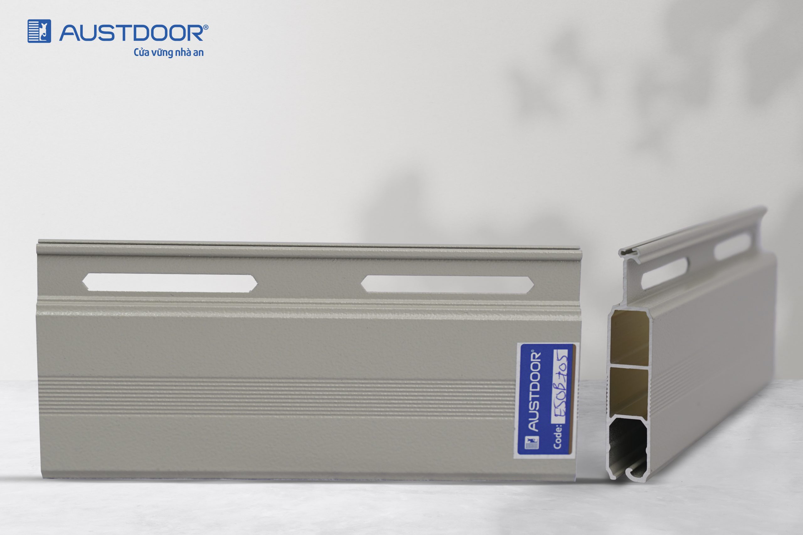 Empty room wall mockup psd Loft interior design